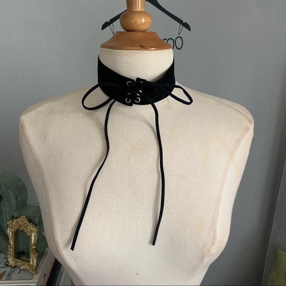 Velvet lace up choker